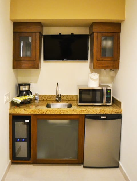 Master Suite One Bedroom | Private kitchenette | Fridge