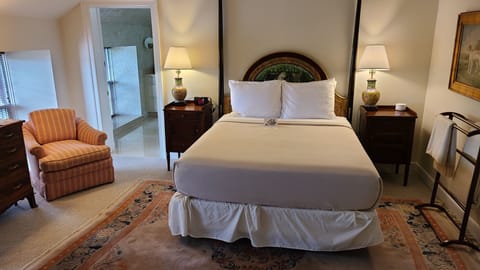 Classic Room | In-room safe, individually decorated, individually furnished