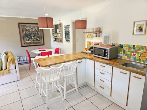 Luxury Self-Catering Garden COTTAGE 2  | Private kitchen | Coffee/tea maker