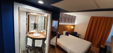 Premium bedding, pillowtop beds, in-room safe, desk