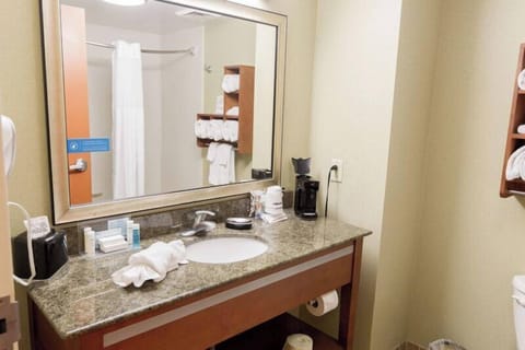 Two Queens Non Smoking | Bathroom | Free toiletries, hair dryer, towels