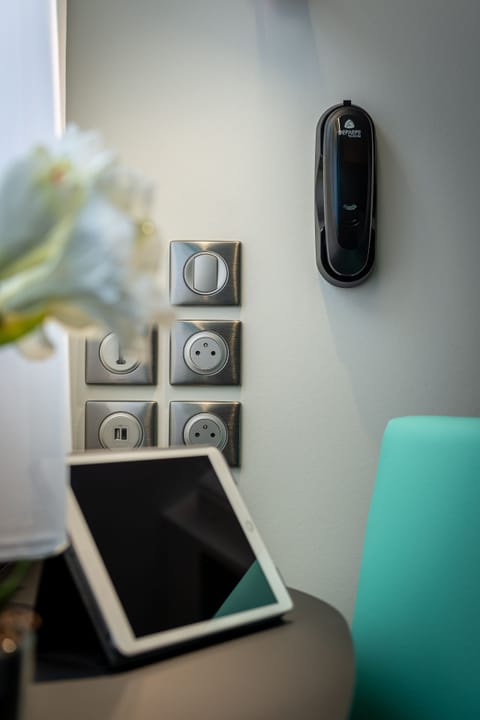 Premium bedding, individually decorated, individually furnished, desk