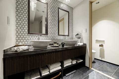 Corner Suite with Open-air Bath & Tokyo Skytree View (Japanese Style TATAMI) | Bathroom | Separate tub and shower, deep soaking tub, free toiletries, hair dryer