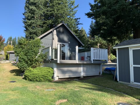 Large deck overlooking the lake