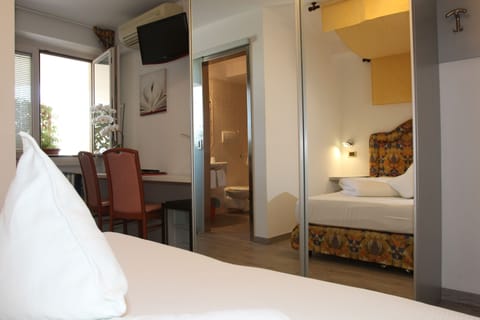 Basic Room, Ground Floor | Hypo-allergenic bedding, memory foam beds, in-room safe, desk