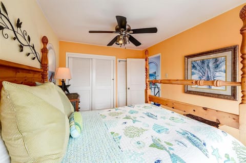 1 queen bed in upstairs bedroom B