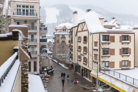 Steps to the Slopes, Shops and Dining