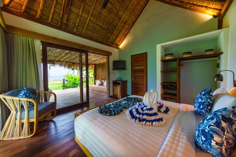 Deluxe Beachfront Bungalow | Minibar, in-room safe, free WiFi, bed sheets