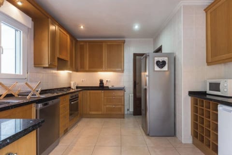 A home away from home: Oven, Dishwasher and a washing machine.