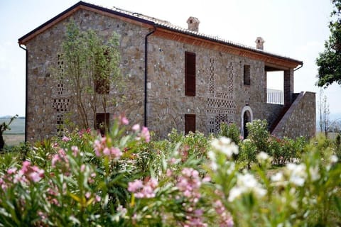 NEW VILLA VI GROUND FLOOR  TUSCANY FOREVER RESIDENCE VILLA VI TERRA GROUND FLOOR APARTMENT boutique holiday rental.