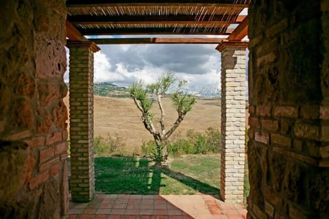 TUSCANY FOREVER RESIDENCE VILLA V VOLTERRA GROUND FLOOR APARTMENT
3 BEDROOMS/2 BATHROOMS/ PRIVATE TERRACE 