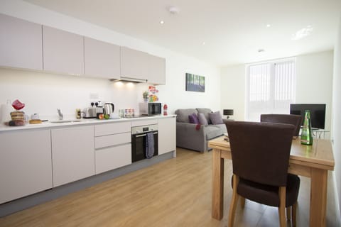 Apartment, 2 Bedrooms (Sleeps 4) | Private kitchen | Fridge, microwave, oven, stovetop