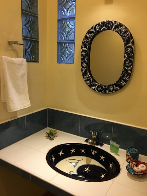 Premium Double Room | Bathroom sink