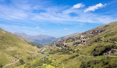 You will love to enjoy a relaxing vacation at this prime destination!