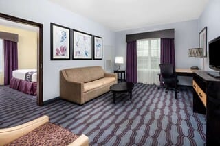 Suite, 1 Bedroom, Accessible, Non Smoking (Mobility/Hearing, Tub w/Grab Bars) | Premium bedding, down comforters, pillowtop beds, desk