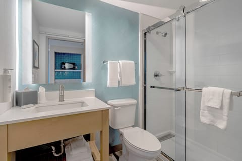 Suite, 1 King Bed, Accessible, Non Smoking (Mobility Accessible) | Bathroom | Eco-friendly toiletries, hair dryer, towels