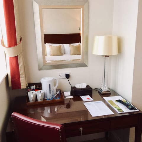 King Room | Desk, soundproofing, free WiFi, bed sheets