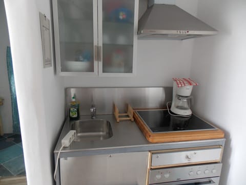 Studio, Garden View (4 persons) | Private kitchenette