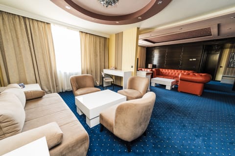 Presidential Suite | Living room | LCD TV