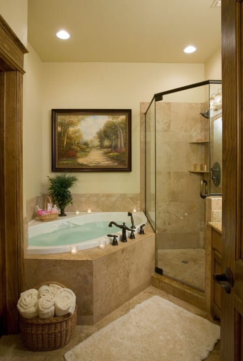 ComanchePeak | Bathroom | Shower, bathrobes, towels