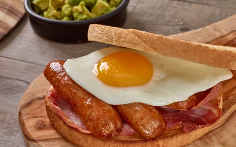 Daily full breakfast (GBP 7.50 per person)