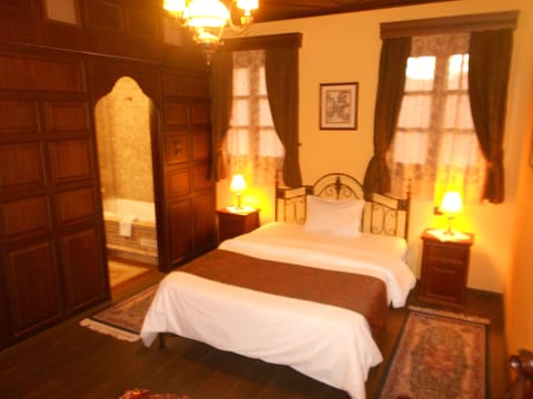 Deluxe Double Room Single Use | Premium bedding, pillowtop beds, minibar, individually decorated