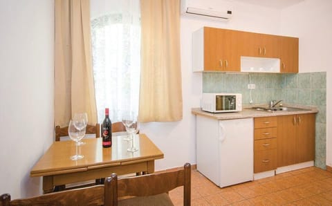 Apartment (Apartments Čiovo - Basic Two Bedroom) | Dining room