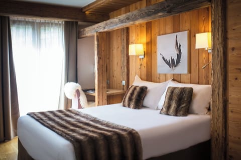 Junior Double Room | Egyptian cotton sheets, premium bedding, pillowtop beds, minibar