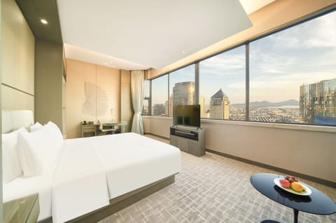 Executive Room | Premium bedding, down comforters, minibar, in-room safe