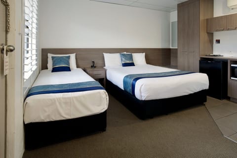 Triple Room (Pet Friendly) | Premium bedding, Select Comfort beds, iron/ironing board, free WiFi