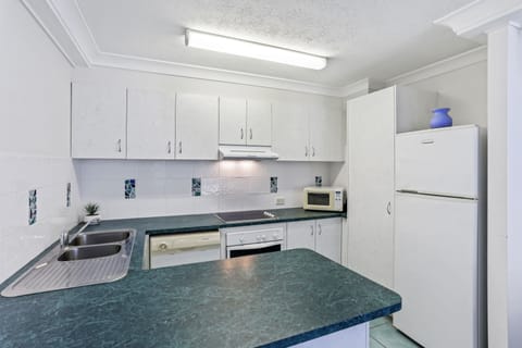 One Bedroom Apartment - Partial Ocean View From Balcony | Private kitchen | Full-size fridge, microwave, stovetop, dishwasher