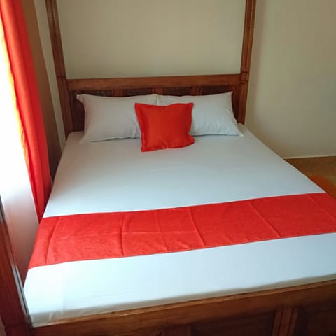 Standard Room | Desk, iron/ironing board, cribs/infant beds, free WiFi