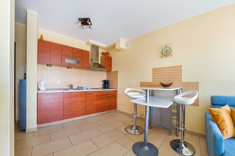 Apartment (C 27) | Private kitchen | Fridge, stovetop, coffee/tea maker, electric kettle