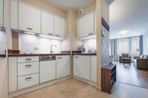 Apartment (13) | Private kitchen | Fridge, microwave, stovetop, dishwasher