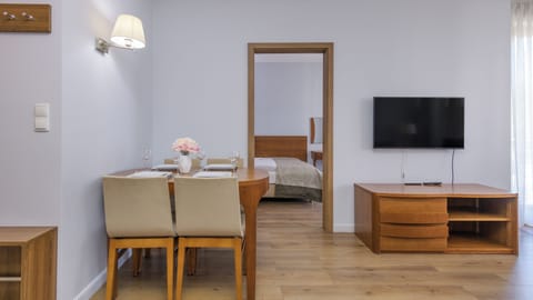 Apartment (13) | Living area | Flat-screen TV