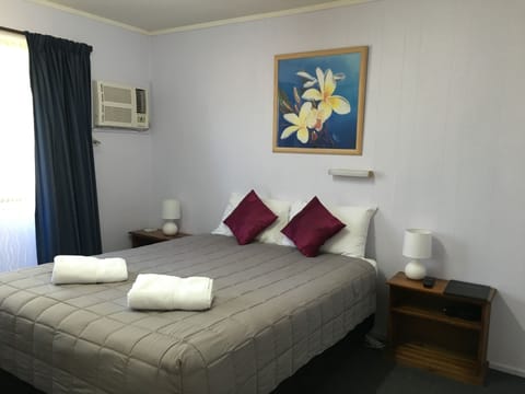 Standard Suite, 1 Double Bed, Non Smoking, Kitchenette | Free WiFi