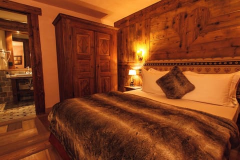 Deluxe Chalet, 3 Bedrooms | Premium bedding, in-room safe, cribs/infant beds, free WiFi