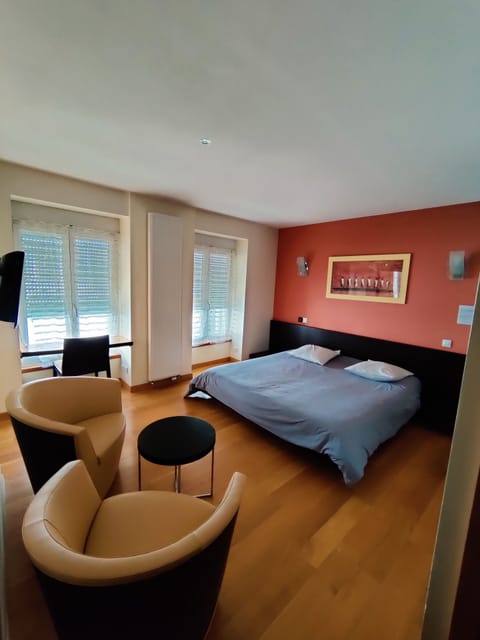 Suite | Individually decorated, desk, blackout drapes, soundproofing