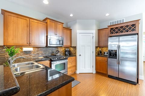 Well stocked kitchen 