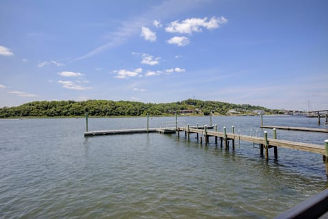 Dock