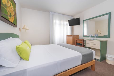 Superior Double Room | 1 bedroom, hypo-allergenic bedding, minibar, desk