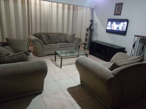 Family House | Living room | Flat-screen TV