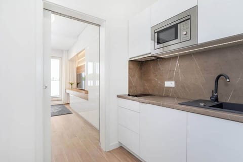 Fully equipped kitchenette.