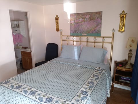 Morning Glory Room | 1 bedroom, premium bedding, individually decorated