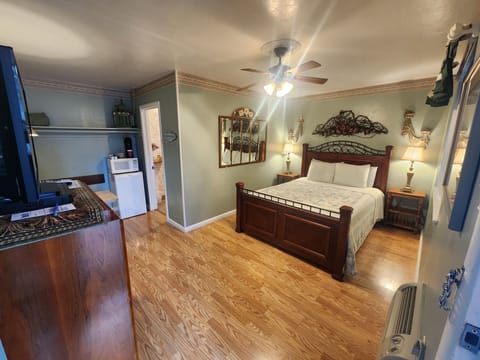 Classic Single Room | 1 bedroom, premium bedding, individually decorated