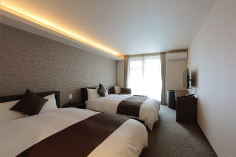 Junior Suite | Desk, free WiFi, bed sheets