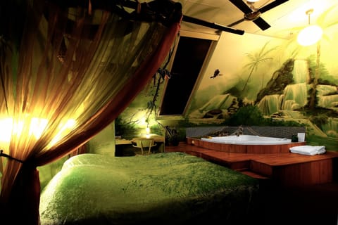 Exclusive Double Room (Theme Room) | Hypo-allergenic bedding, individually decorated, desk