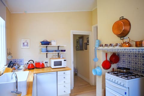 Garden Two-Bedroom Apartment | Private kitchen | Fridge, microwave, oven, dishwasher