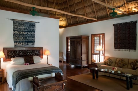 Premium bedding, in-room safe, individually decorated