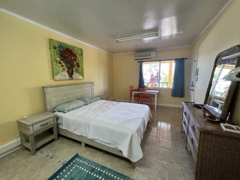 Elite Double Room | Free WiFi, bed sheets